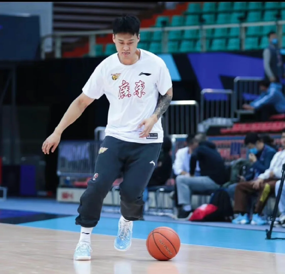 包含热血燃烧：女子足球全明星赛今晚盛大启幕的词条